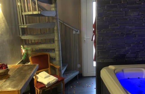 Roubaix Hotel | Diane Luxury 2