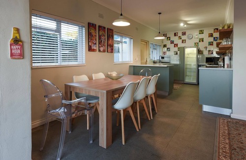 Gordons Bay Central Apartment | Die Badhuis - Fabulous living with private pool - Sleeps 4