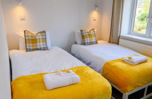 Bristol House | Dings House With FREE Parking In Super Central South West City Location By STAE-Homes