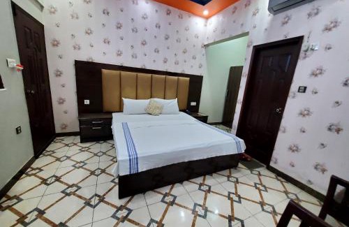 PECHS House | Diplomat Inn Hotel