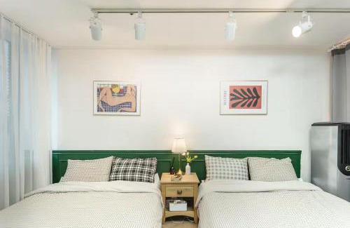 Mapo Apartment | Direct Elevator to Hongik Univ Station, Exclusive 10yr Local Food Guide, NEW by 13yr Superhost, Professionally Maintained