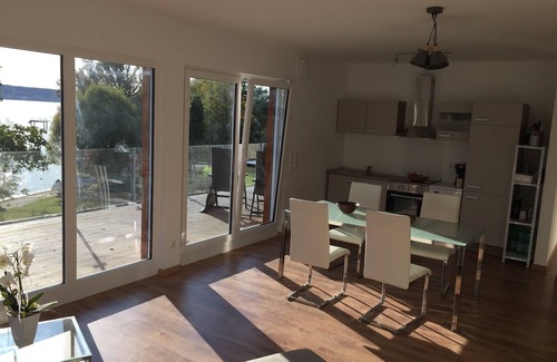 Ueberlingen Apartment | Direct lake with large south-west balcony (new building 2019)