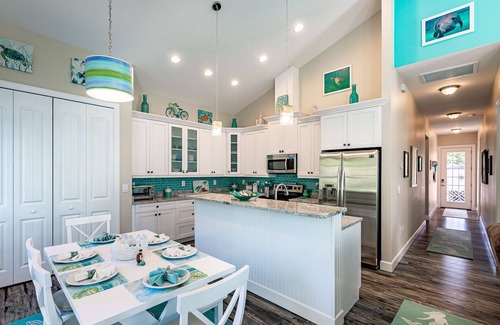 Weeki Wachee Gardens House | DIRECT WEEKI WACHEE RIVERFRONT! KEY WEST PARADISE!