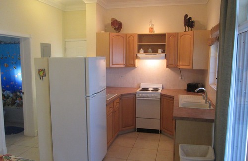 Great Exuma Apartment | DIRECTLY on HOOPERS BAY BEACHFRONT 2 BED/2 BATH APT with STARLINK fast WIFI