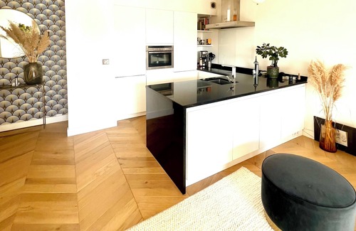 Amerique Apartment | Discover Paris and stay Beautiful & Cozy Apartment in the Jourdain Village.