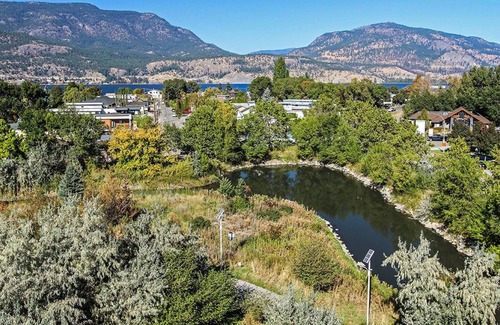 North End Resort | Discovery Bay 608 Stunning Townhouse With Lakeview! Downtown Kelowna