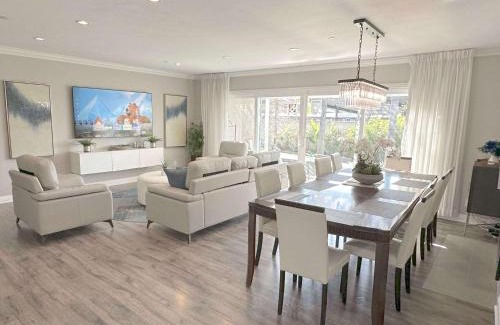Hermosa Village Villa | Disneyland Paradise 6 BedRoom 4 Bathroom Pool Spa Games