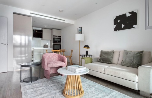 Whitechapel Apartment | Divine Aldgate 1BR w/Gym & Cinema, nr Liverpool St, by Blueground