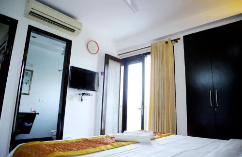 Saket Apartment | DIVINE INDIA SERVICE APARTMENT 3BHK, J-215 SAKET