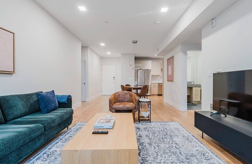 University South Apartment | Divine Palo Alto 2BR w/W/D, nr Dining & Tech HQs, by Blueground