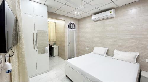 Delhi House | Divya Anubhuti Pravas