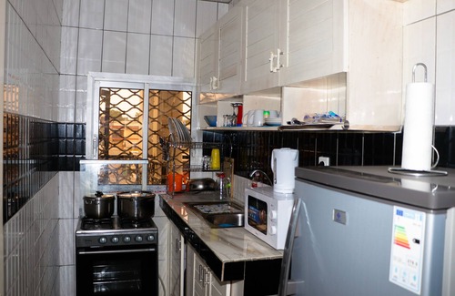 Douala Apartment | Dla/B'ssadi-air-conditioned-hot-water-wifi-electric-group-equipped-kitchen-good-price.