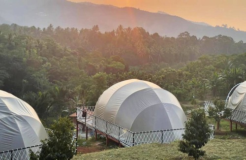 Karang Bolong Hotel | Dmangku Farm Serang