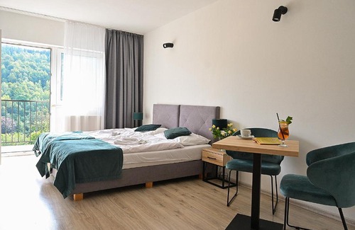 Swieradow-Zdroj Hotel | Dobrzyński Resort Hotel Nefryt