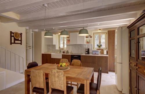 Katsimatika House | Dodo darling