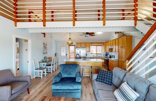 Sandbridge House | Dog-friendly beach gem w/private pool, easy beach access, WiFi, central AC, deck