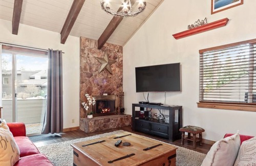 Tennis Village Condo | Dog-Friendly Condo with Central AC, WiFi, and Private Washer/Dryer!