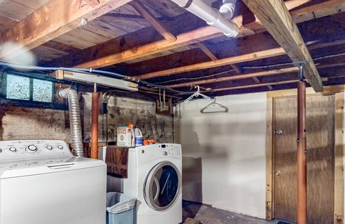 Lubec House | Dog-friendly cottage with furnished deck & firepit - walk to beach