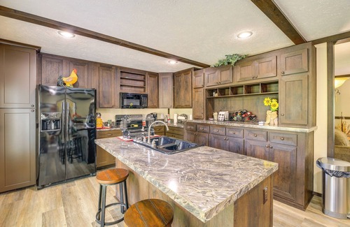 Chilhowie House | Dog-Friendly Home w/Mtn Views in Chilhowie!