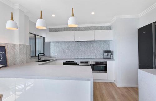 The Entrance Apartment | Dolphin Court Penthouse