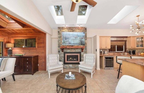 Regional District of Nanaimo House | Dolphin House Summary