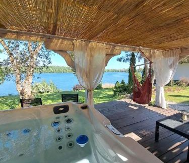 Mragowo House | Dom Nad Jeziorem z Jacuzzi