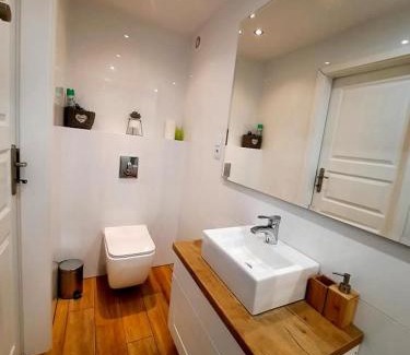 Mragowo House | Dom Nad Jeziorem z Jacuzzi