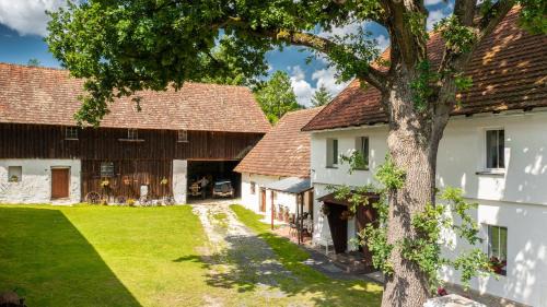 Konradow House | Dom Pod Dębem Agroturystyka