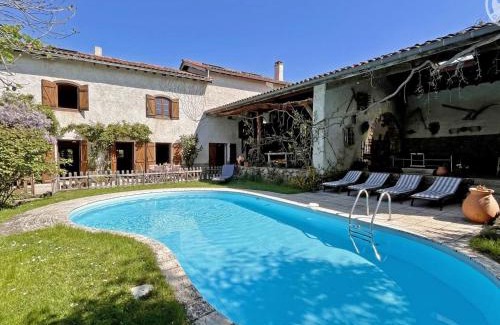 Essertines-en-Donzy House | Domaine de Campagne : Gîtes, Piscine et Spa, Animaux Bienvenus - FR-1-496-364