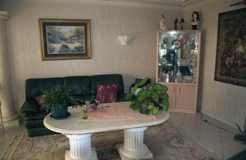 Issel Bed & Breakfast | Domaine de la Pendule