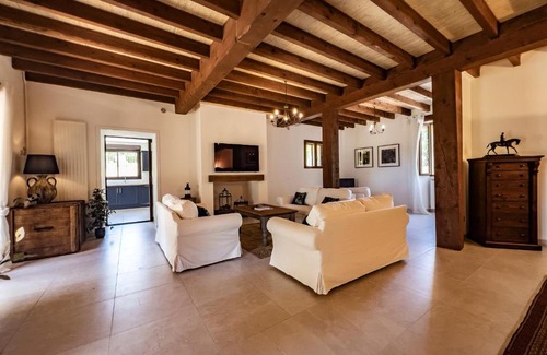 Alaigne Villa | Domaine de Nougayrol Large Luxury Villa with Private Pool, Free WiFi & Parking in Outstanding Vineyard