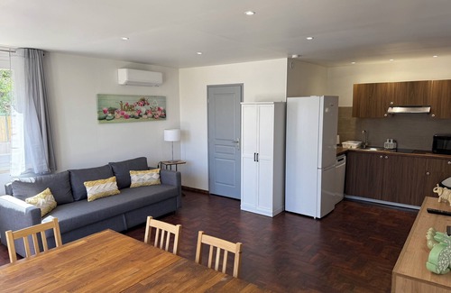 Berre-des-Alpes Apartment | Domaine Le Rocher d'Argent Appart dans domaine Swimming pool & Jacuzzi & Games room