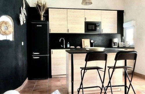 Roussillon Apartment | Domaine plan des Devens : Gîte 4*36m2 Roussillon for 2P with shared pool