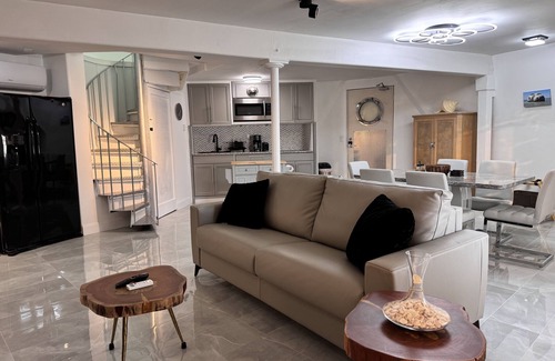 Bonita Springs House | Dome House in Bonita Springs- Naples, close to FGCU, RSW, shopping and beaches