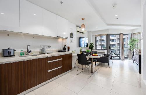 Maribago Apartment | Dominiks quite and Elegant Studio Ocean View Pool at Tambuli Resort High Floor