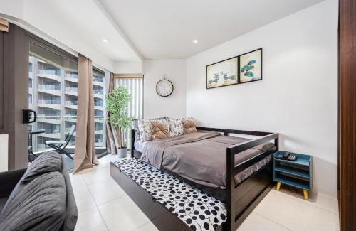 Maribago Apartment | Dominiks quite and Elegant Studio Ocean View Pool at Tambuli Resort High Floor