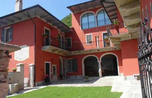Carcegna Apartment | Domus Cusiana complesso vista lago e piscina