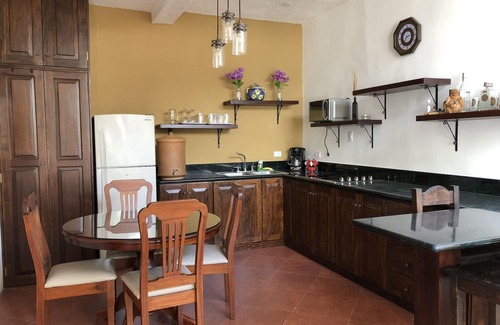 Antigua Guatemala House | “Donde Chiqui” Cozy House two blocks from La Merced Church