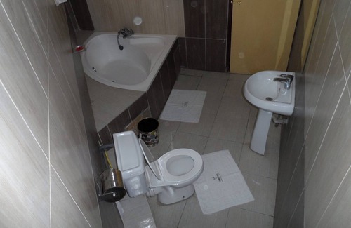 Viwanda Hotel | Donnie's Hotel Nakuru