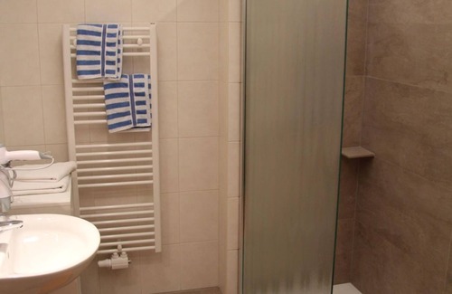 Dellach im Drautal Bed & Breakfast | Doppelzimmer mit Frühstück Ohne Balkon - Rad & Frühstückspension Taurer