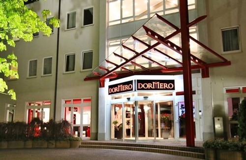 Dresden House | DORMERO Junior Suite, shower, toilet - DORMERO Hotel Dresden Airport