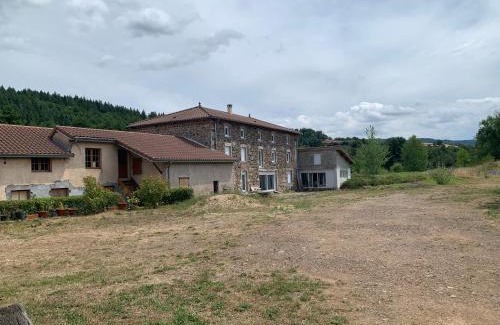 Germolles-sur-Grosne Bed & Breakfast | Dormez dans la chambre du meunier !