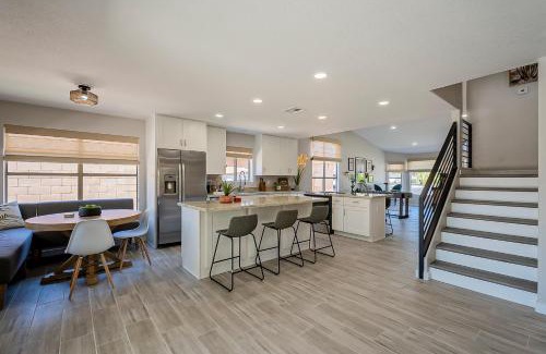 Neely Farms House | Dos Palmas Gilbert Poolside Retreat