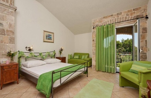 Veliki Drvenik House | Double Bedroom with Balcony