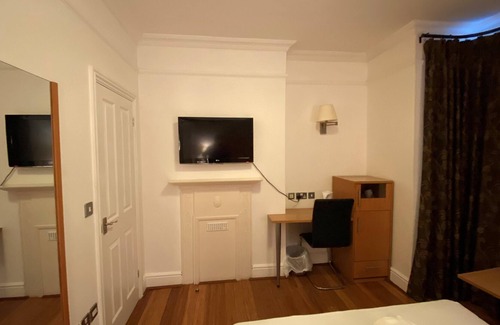 High Wycombe House | Double Ensuite Room - Buckingham Hotel