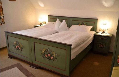 Schoenmuenzach Bed & Breakfast | Double Room 1 - Adieu Everyday life: Pension Oesterle in the Black Forest