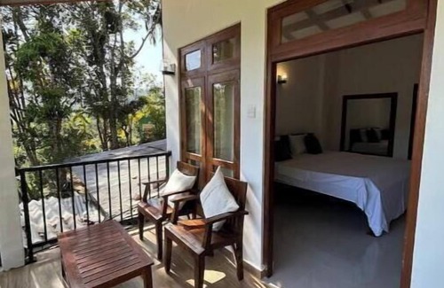 Ambagollapathana Apartment | Double Room at Shiimmer Ella