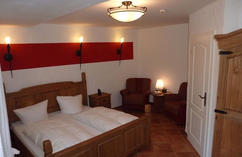 Burg-Kauper Apartment | Double room, shower/toilet, breakfast - To the snake king