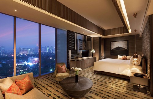 Pegangsaan Hotel | DoubleTree by Hilton Jakarta - Diponegoro