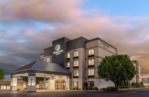 Bentonville - Fayetteville Hotel | DoubleTree by Hilton Springdale